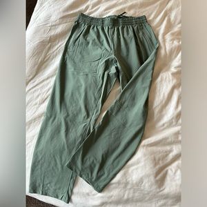 NWT OUTDOOR VOICES Zephyr 26" Pant / laurel wreath (green) / women’s medium